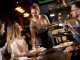 Emilie veut savourer le moment… et son cadeau Service savourer restaurant Tasty Life magazine emilie
