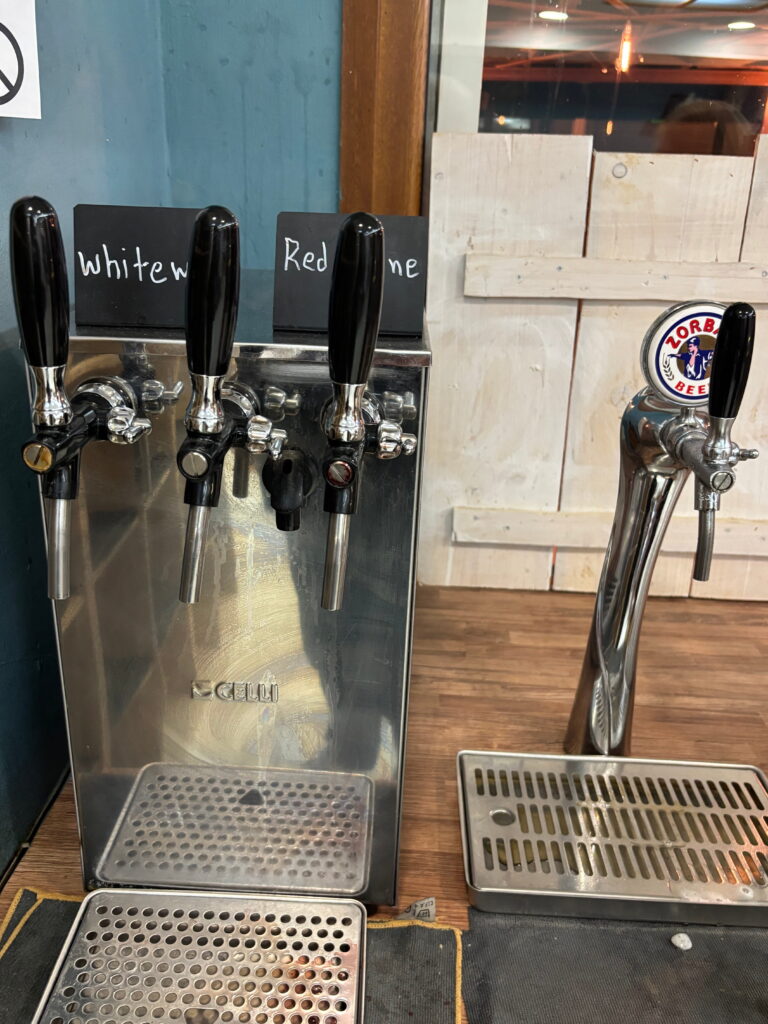 Crete Tasty Life Magazine 2 boissons